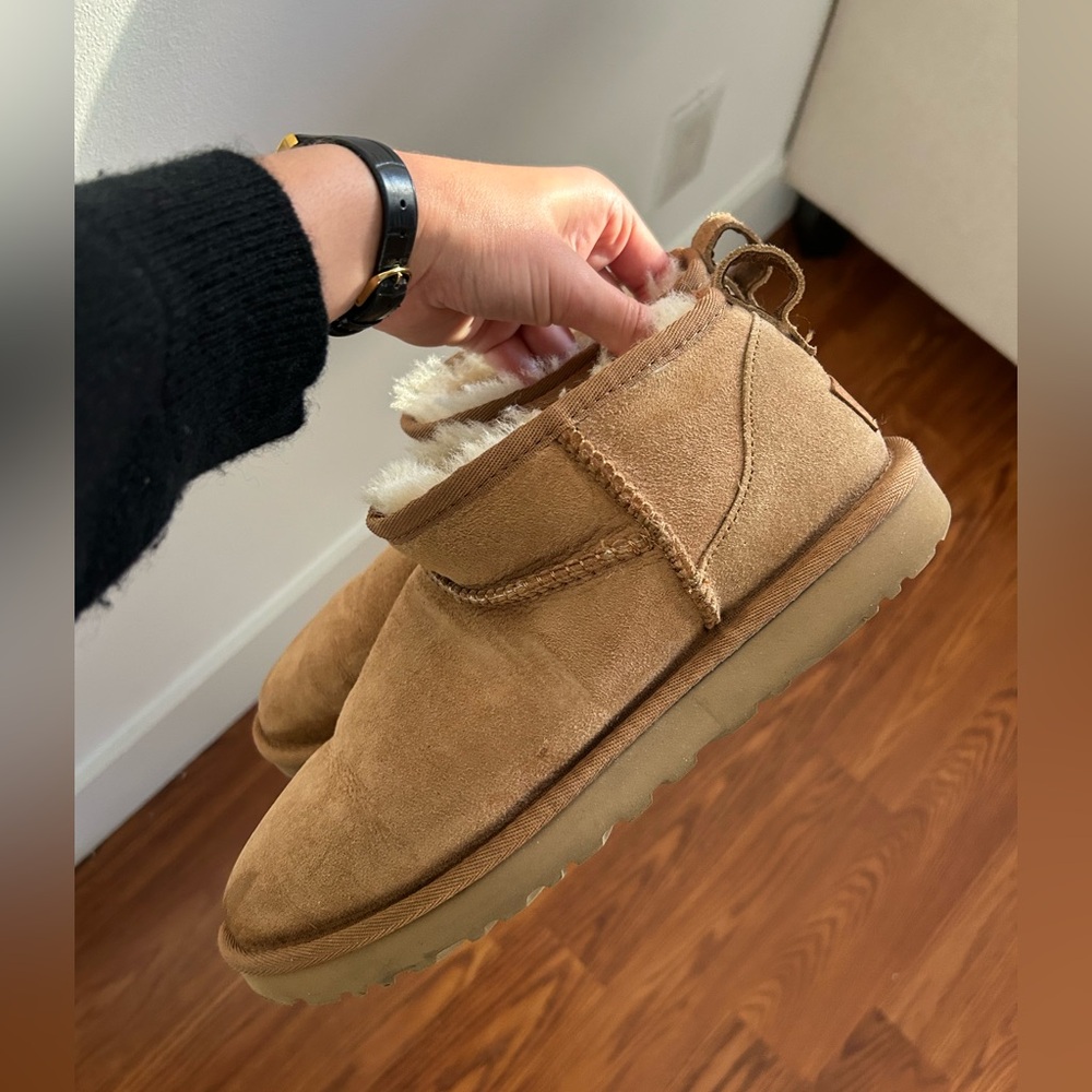 UGGS size 8
